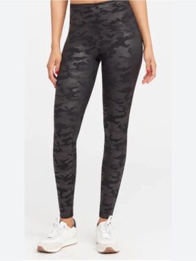 SPANX Black & Dark Gray Camo High-Rise Leggings